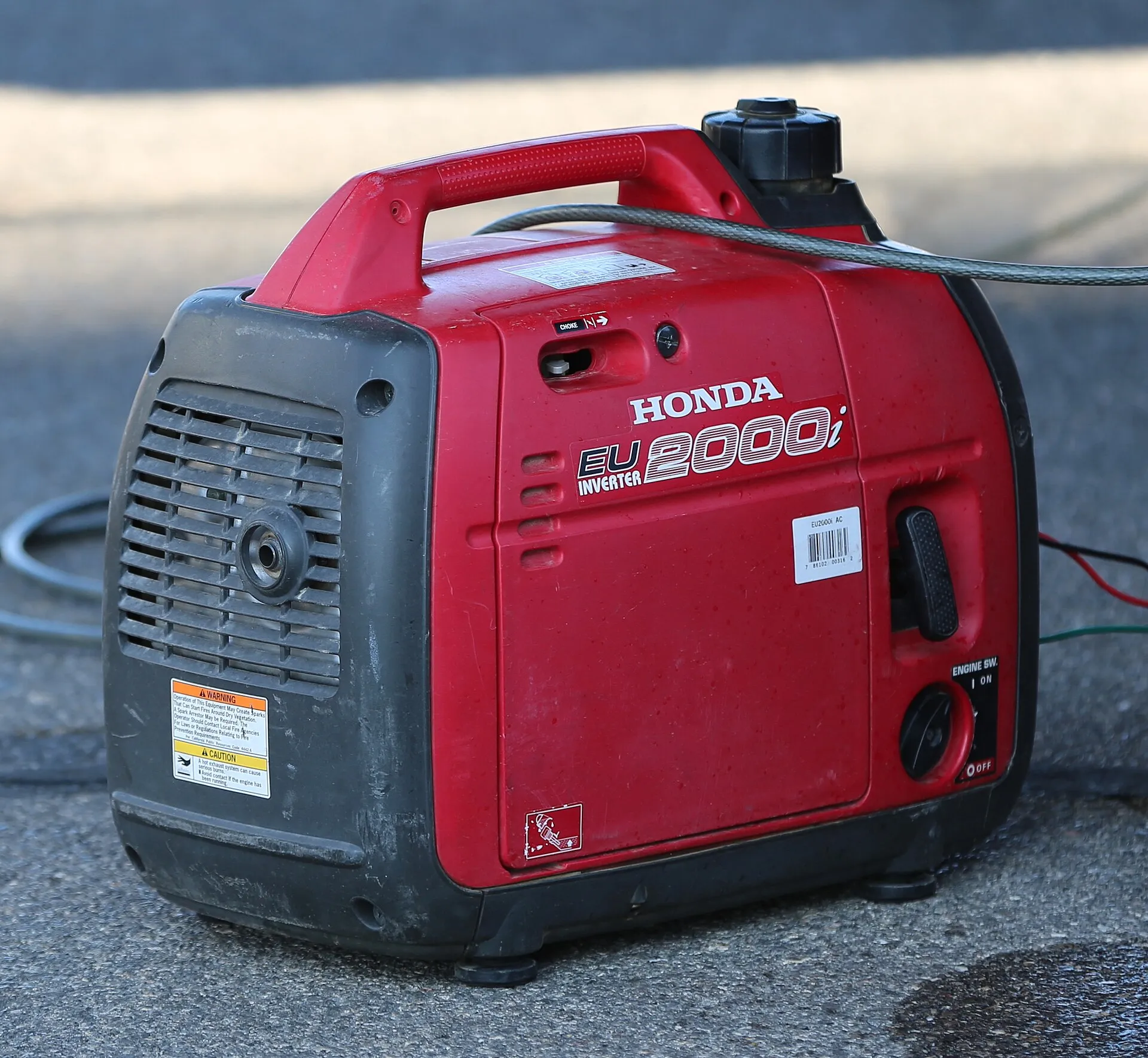 Petit groupe électrogène compact de type inverter, avec poignée de transport et carter fermé